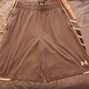 XL Under Armor gray athletic shorts. Good condition